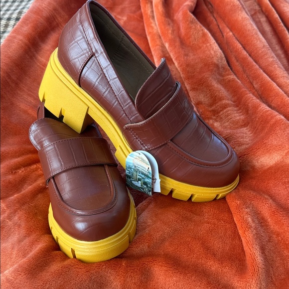 Stylish Brown Loafers with Yellow Soles - Picture 2 of 5